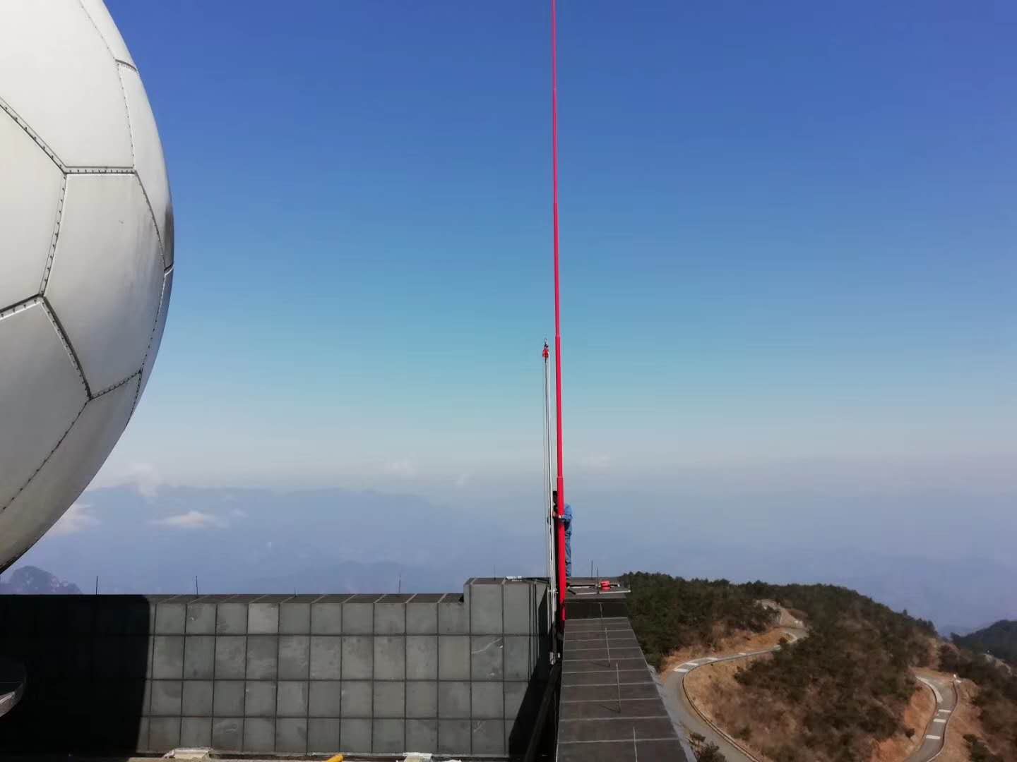 天氣雷達站避雷針安裝現(xiàn)場圖