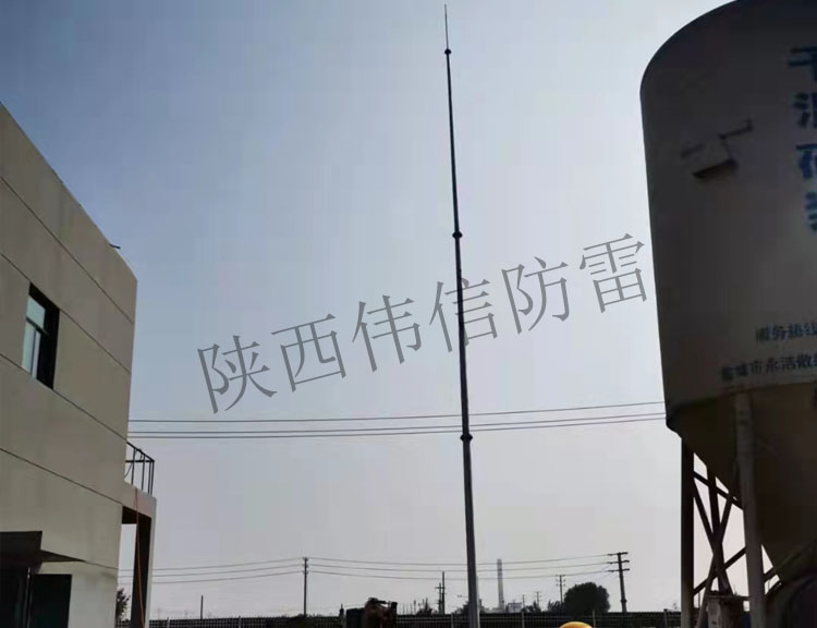 長(zhǎng)安區(qū)某廠(chǎng)區(qū)環(huán)形避雷塔安裝現(xiàn)場(chǎng)2