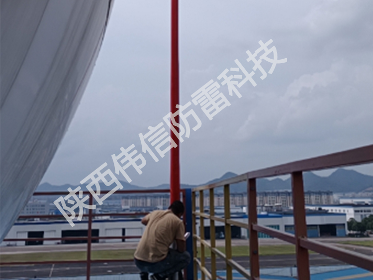 12米玻璃鋼避雷針，衛(wèi)星通訊站避雷針產(chǎn)品展示一